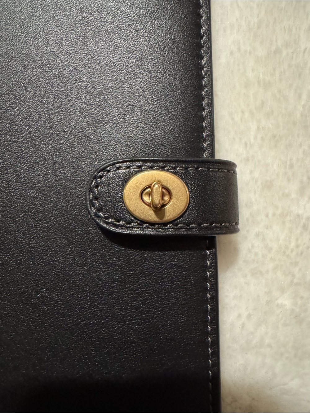 Coach Black Glovetanned Leather notebook cover with turnlock - Picture 4 of 6